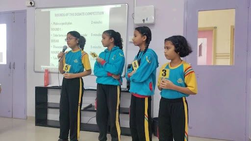 Debate activity for students at Walnut School